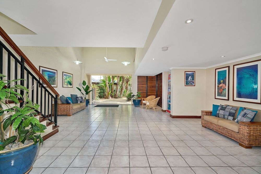 Trinity Beach Club Holiday Apartments 3