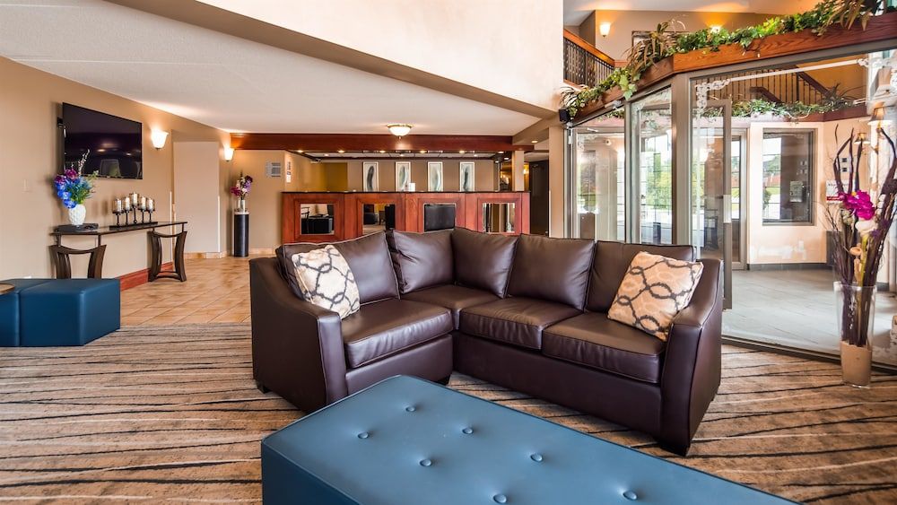 Best Western Plus Orillia Hotel 2