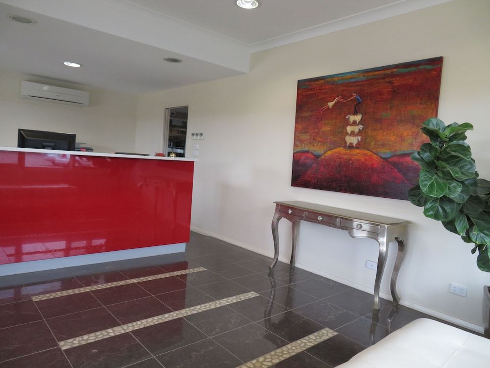 Bishop's Lodge Motor Inn 3