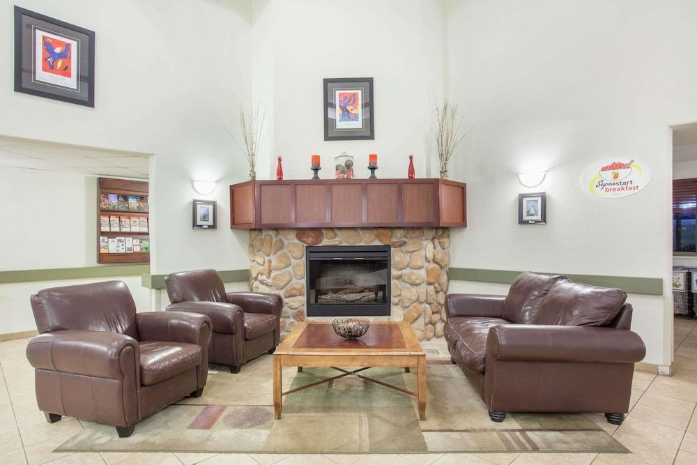 Super 8 by Wyndham Truro NS 3