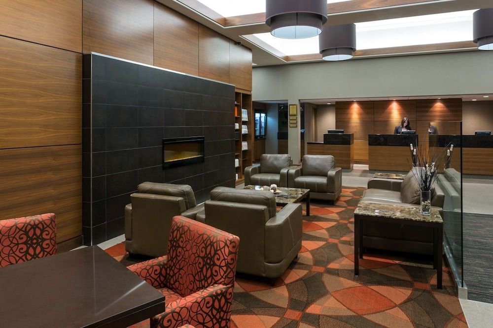 Radisson Hotel & Suites Fort McMurray 2