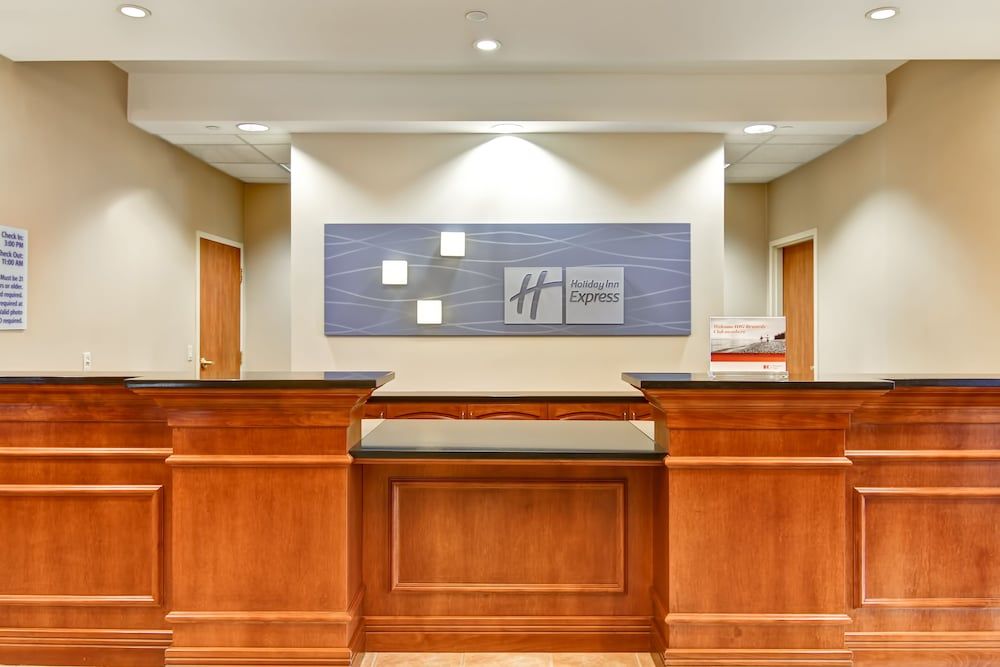 Holiday Inn Express & Suites - Guelph 2
