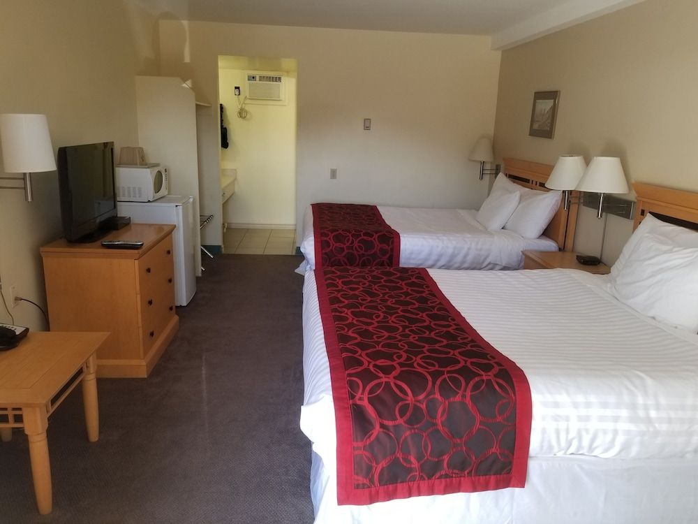 Canadas Best Value Desert Inn & Suites Cache Creek