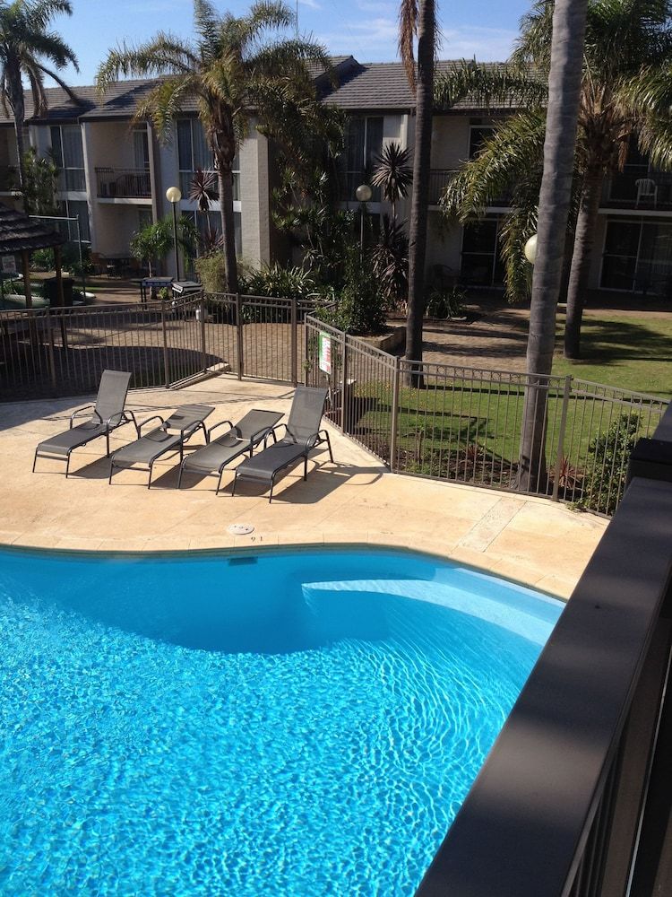 Mandurah Motel and Apartments