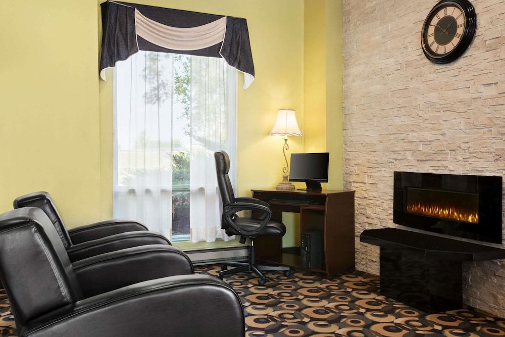 Days Inn by Wyndham Ste. Helene-de-Bagot 3