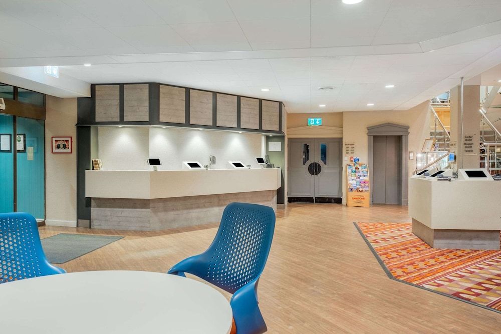 Clarion Cedar Court Wakefield Hotel 3