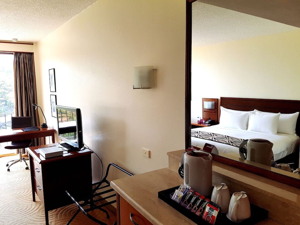 Crown Hotel 3