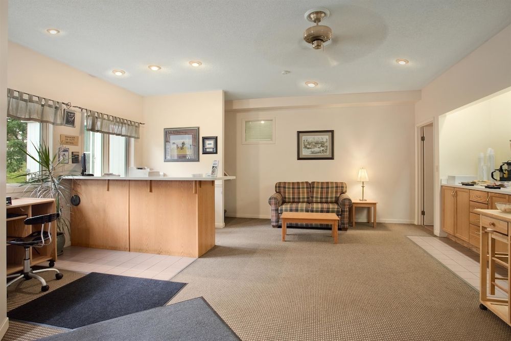 Travelodge by Wyndham Bracebridge 2