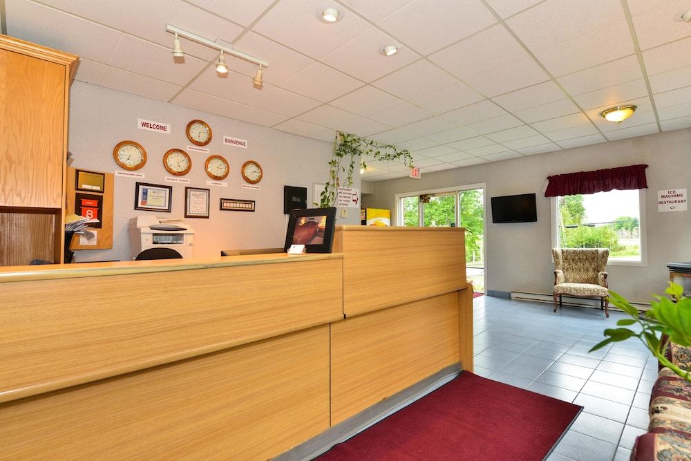 Canadas Best Value Inn & Suites Woodstock 3