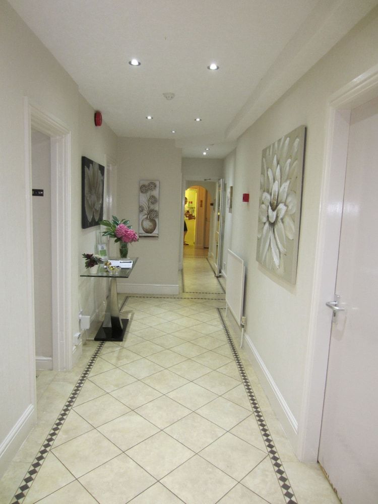 Holcombe Guest House 2