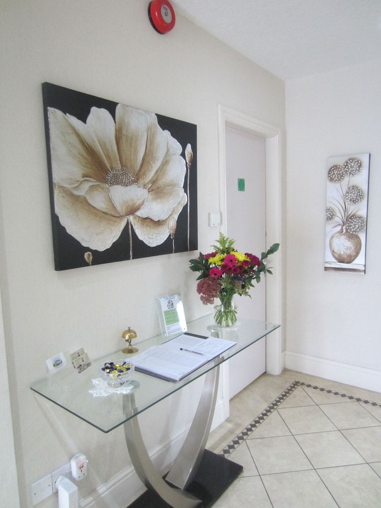 Holcombe Guest House 3