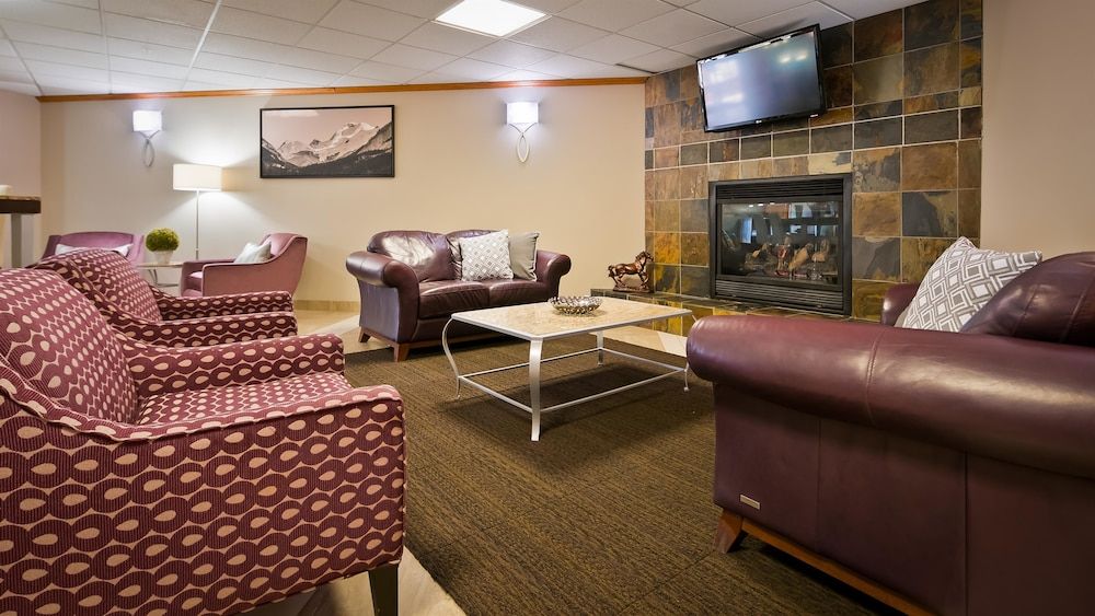 Best Western Grande Prairie Hotel & Suites 2