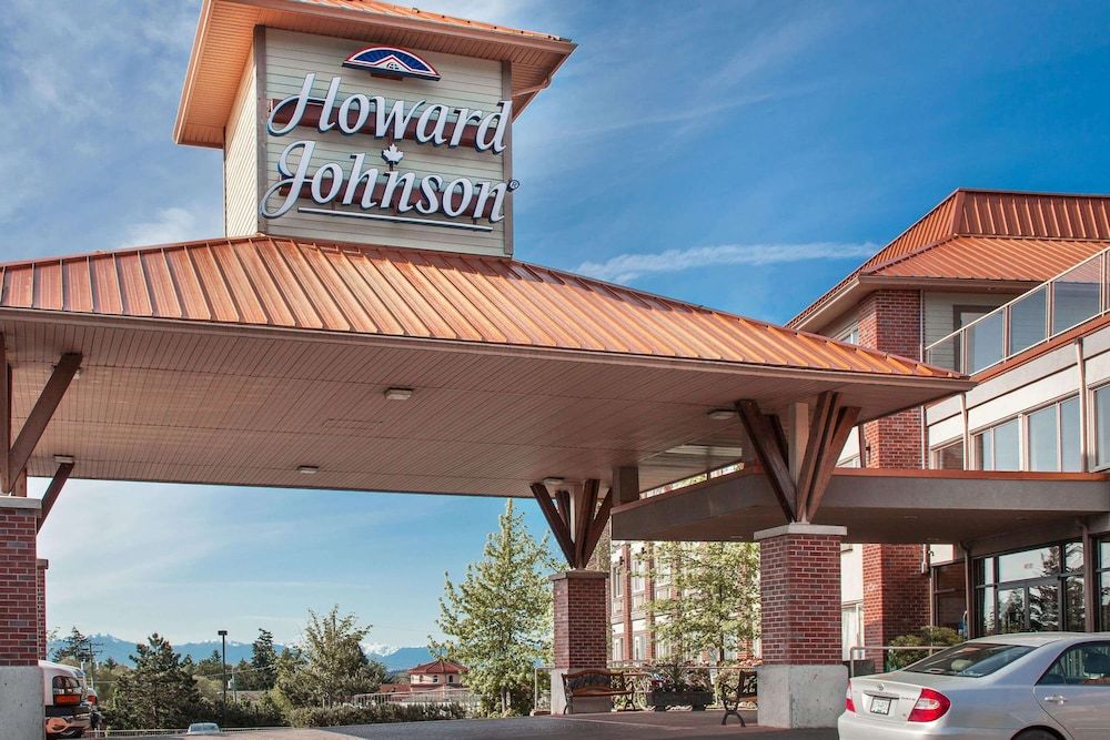 Howard Johnson Hotel & Suites by Wyndham Victoria Elk Lake 3 estrelas em Victoria