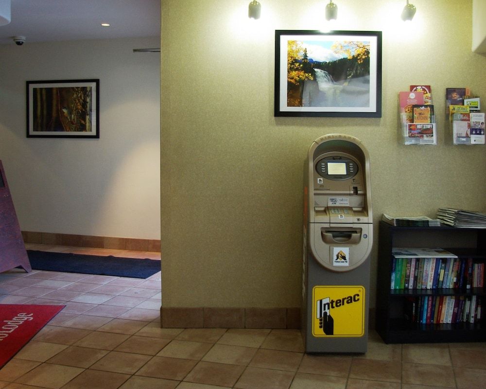 Econo Lodge Fort St John 2