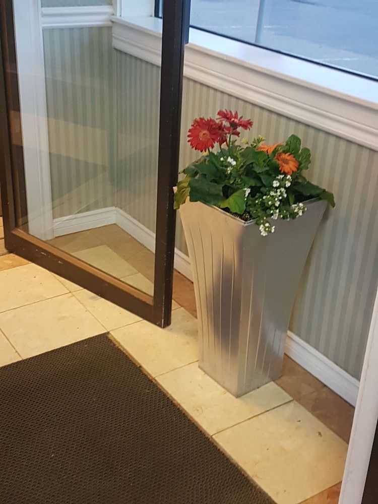 Sandman Inn Blue River 2