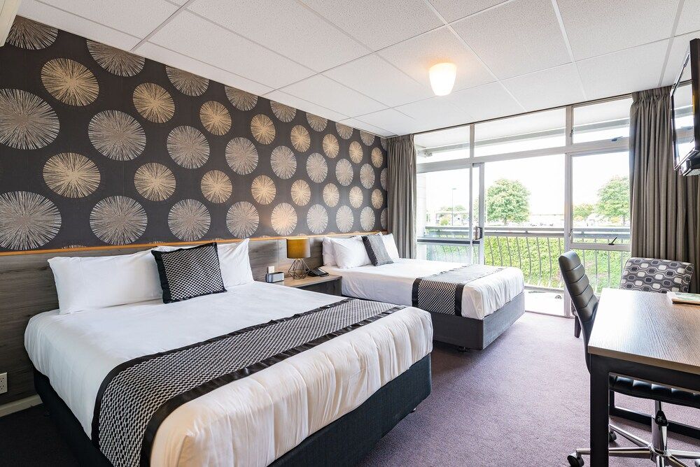 Heartland Ambassador Hotel Hamilton 3