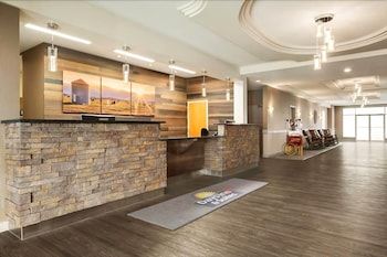 Days Inn & Suites by Wyndham Brooks 3