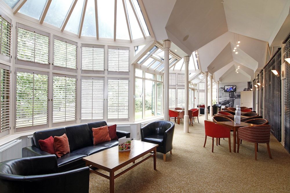 Mercure Wigan Oak Hotel 2