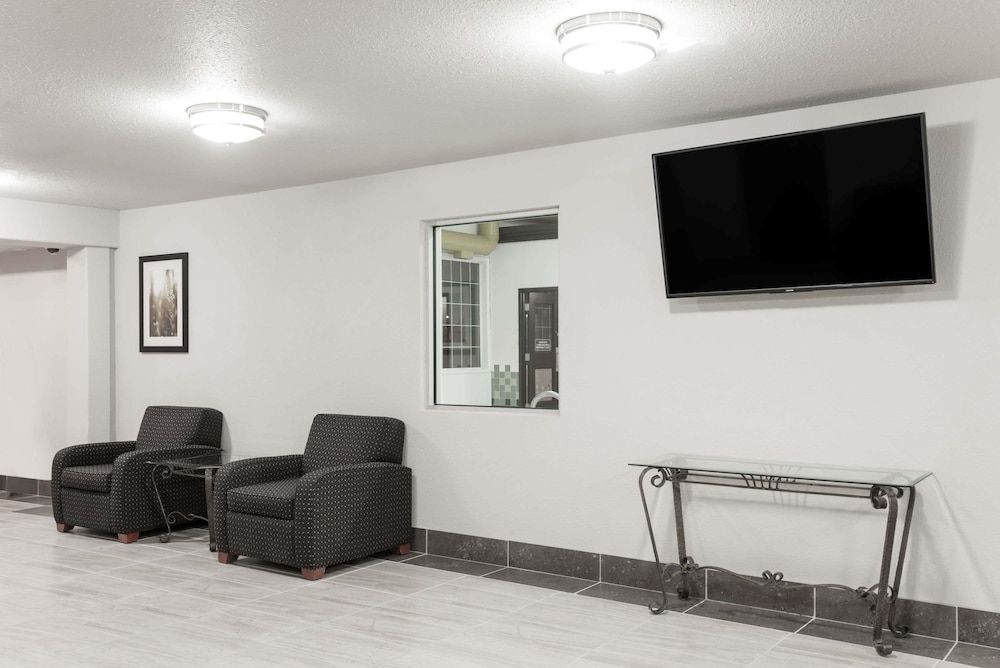 Super 8 by Wyndham Grande Prairie 3 Super 8 by Wyndham Grande Prairie 3