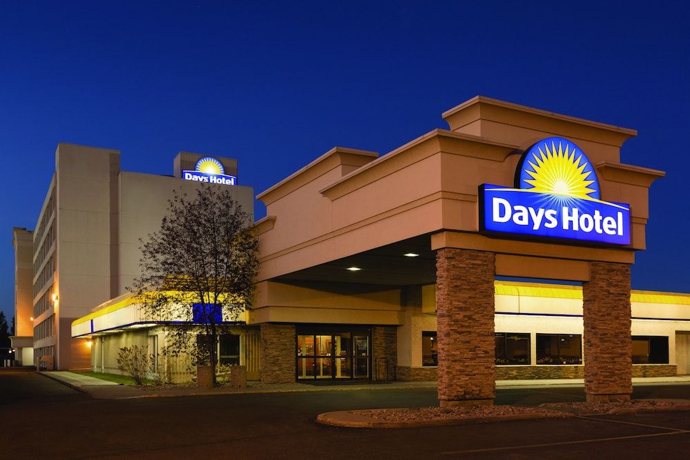Days Hotel & Suites by Wyndham Lloydminster