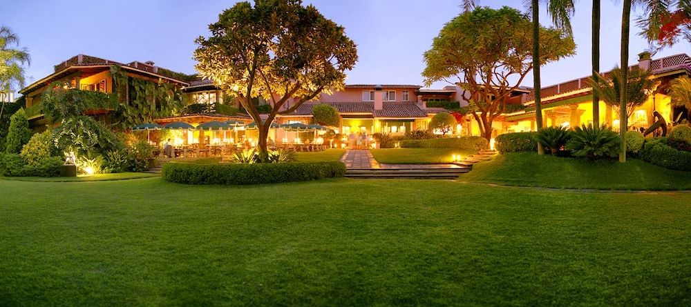 Las Mañanitas Hotel Garden & Restaurant 1 Las Mañanitas Hotel Garden & Restaurant 1