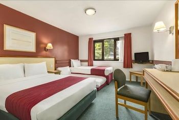 Ramada by Wyndham Bristol West 3