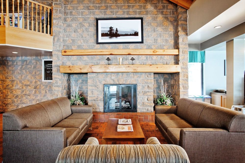 Travelodge by Wyndham Barrie on Bayfield 3