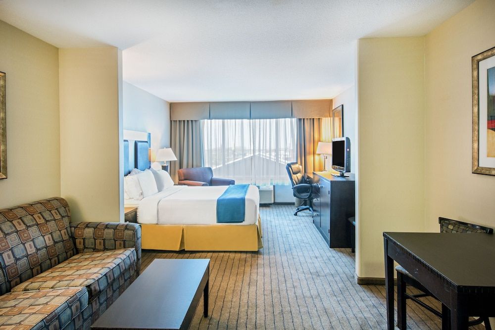 Holiday Inn Express Hotel & Suites Prince Albert 3