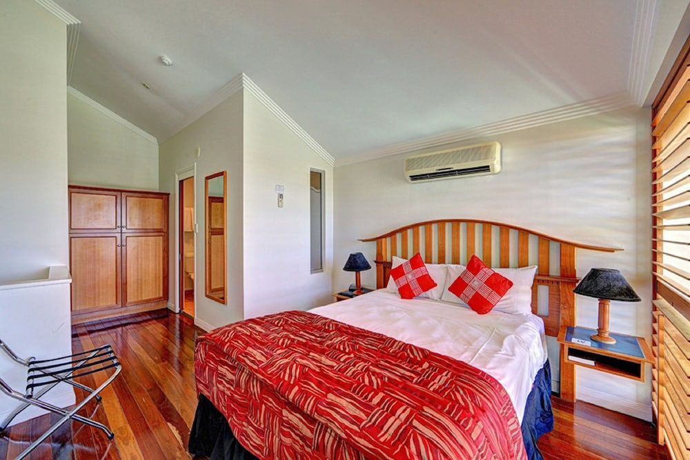 Burnett Riverside Hotel 3