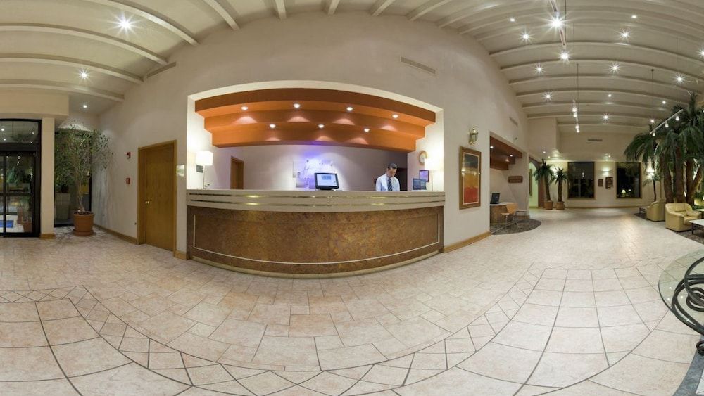 Holiday Inn Express Chihuahua 3