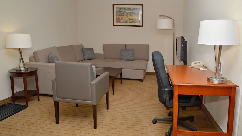 Holiday Inn Hinton 3