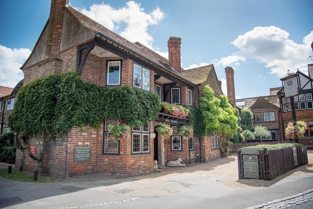The Montagu Arms Hotel 4 estrelas em Brockenhurst