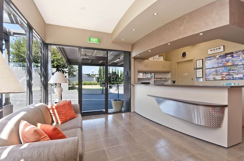 Comfort Inn On Raglan 2