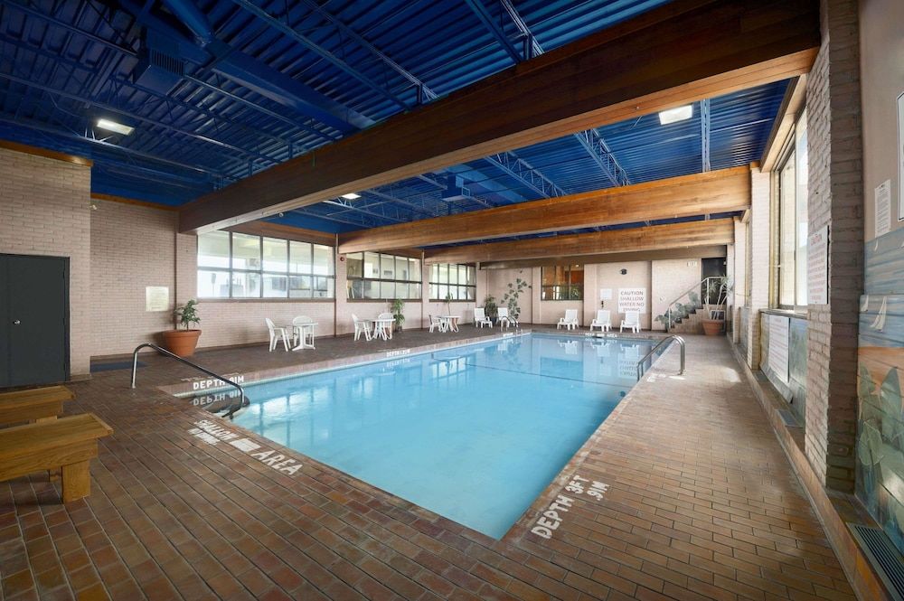 Ramada by Wyndham Jordan/Beacon Harbourside Resort 3 stelle a Jordan