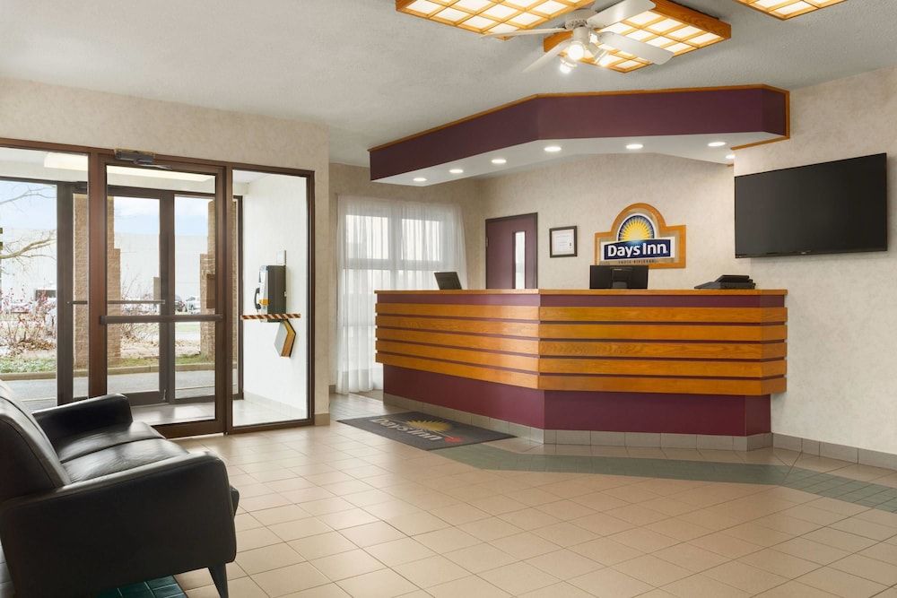 Days Inn by Wyndham Trois-Rivieres 2