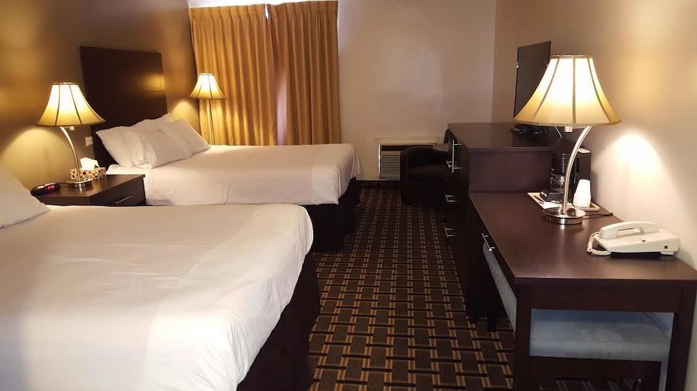 Ramada by Wyndham Lindsay 3