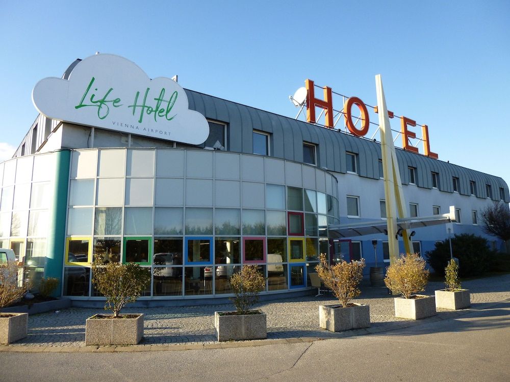 Life Hotel 1