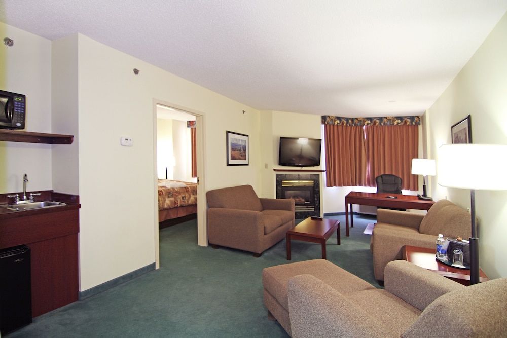 Riviera Plaza and Conference Centre Calgary Airport 3