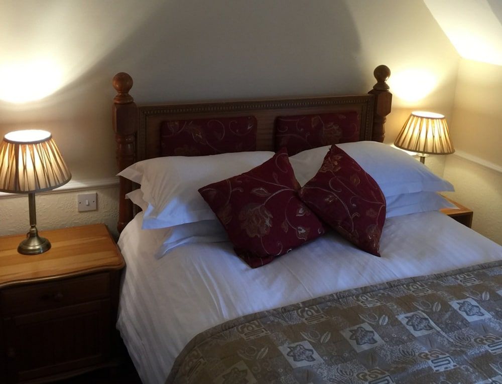 Greyhound Country Inn 2