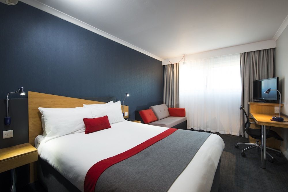 Holiday Inn Express Birmingham - Oldbury 3