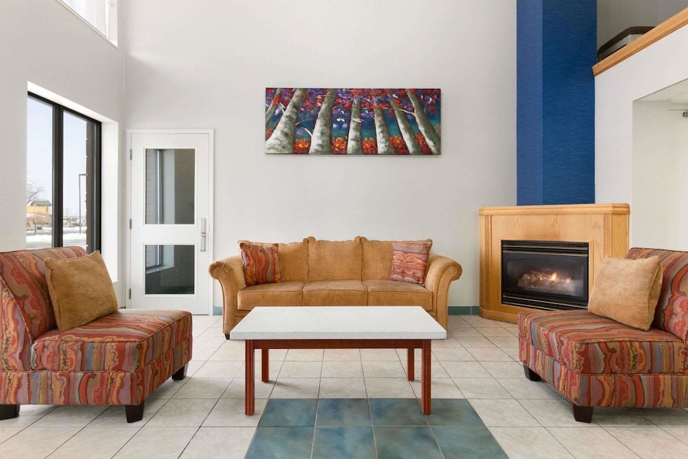 Travelodge by Wyndham Windsor 3