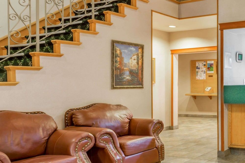 Howard Johnson by Wyndham Fort St. John 3