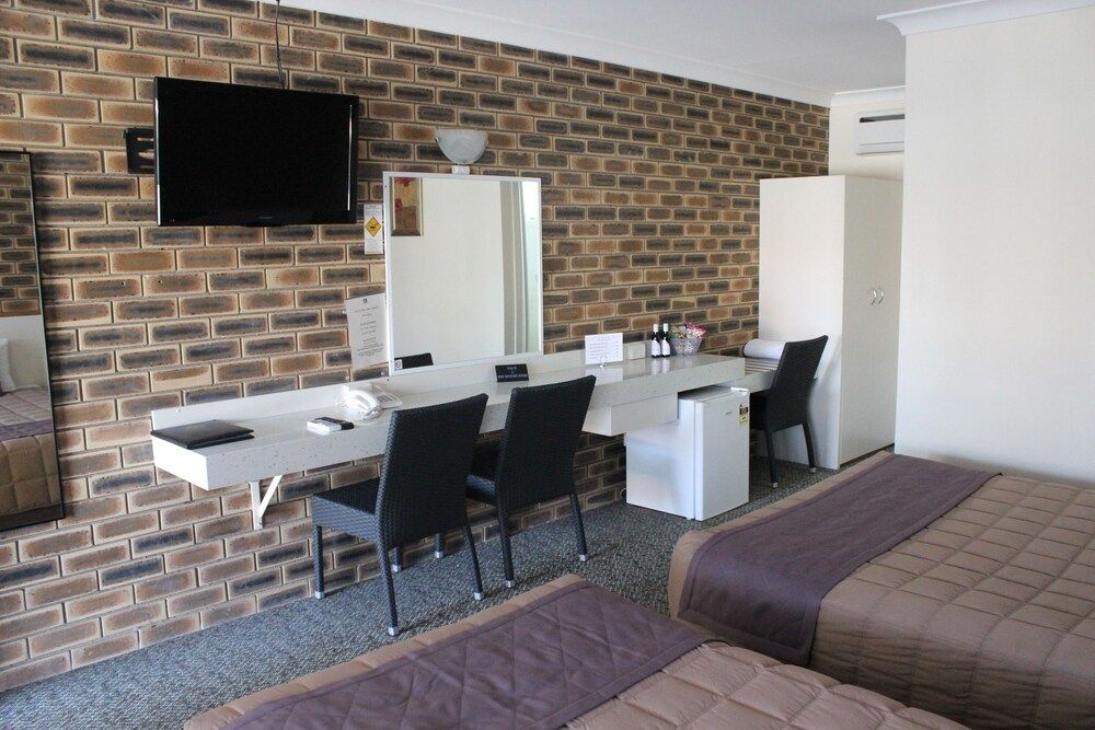 Top Of The Town Motel 2