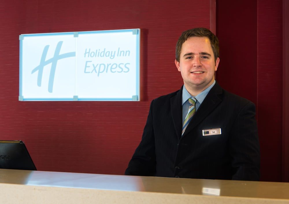Holiday Inn Express Warwick - Stratford-upon-Avon 3