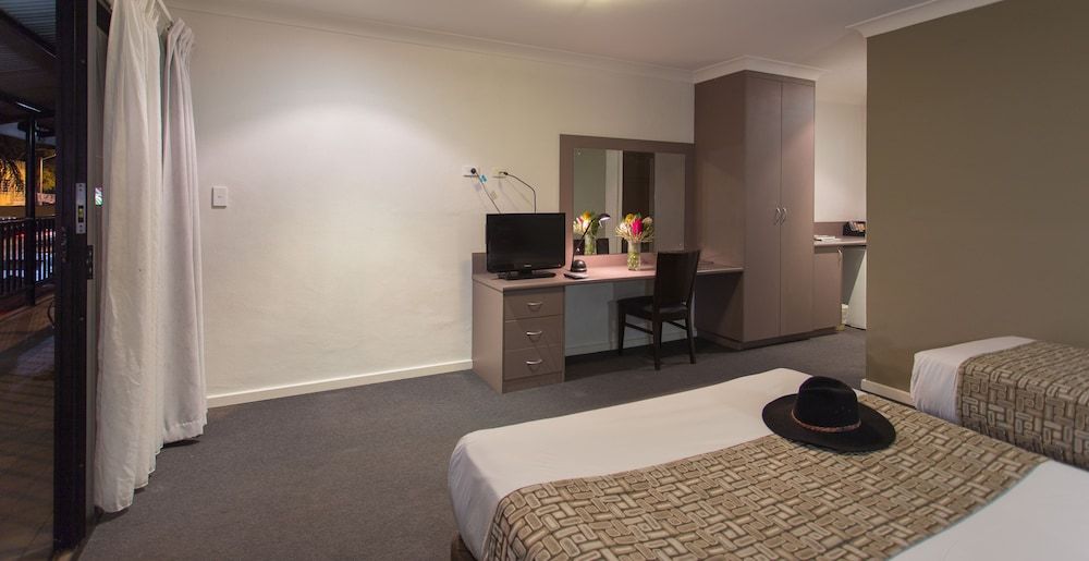 Diplomat Motel Alice Springs 3