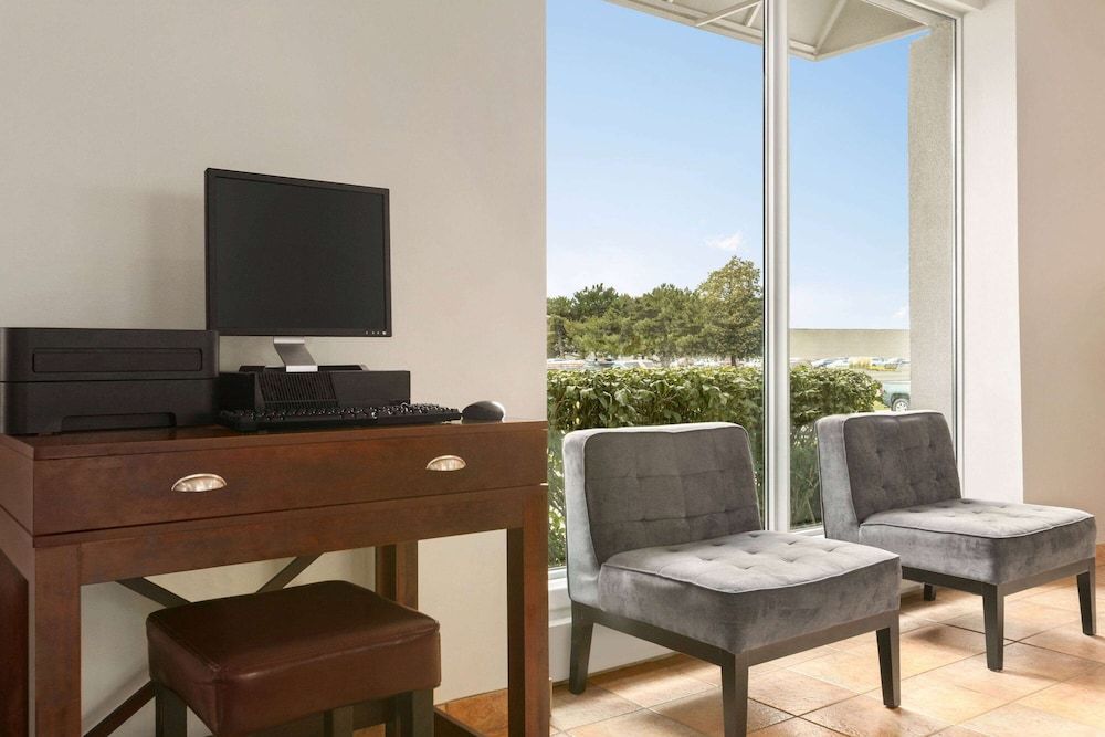 Days Inn by Wyndham London 1 Days Inn by Wyndham London 1