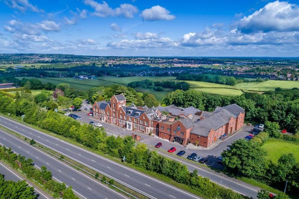 The Hog's Back Hotel & Spa Farnham