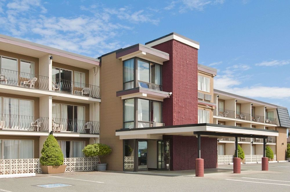 Travelodge by Wyndham Nanaimo 1 Travelodge by Wyndham Nanaimo 1