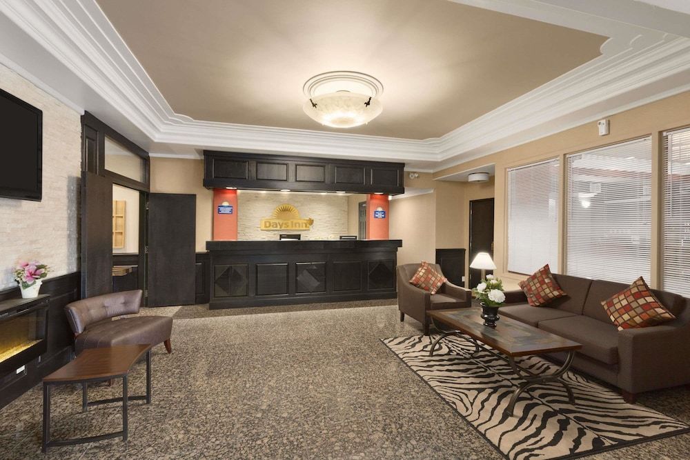 Days Inn by Wyndham Terrace 2