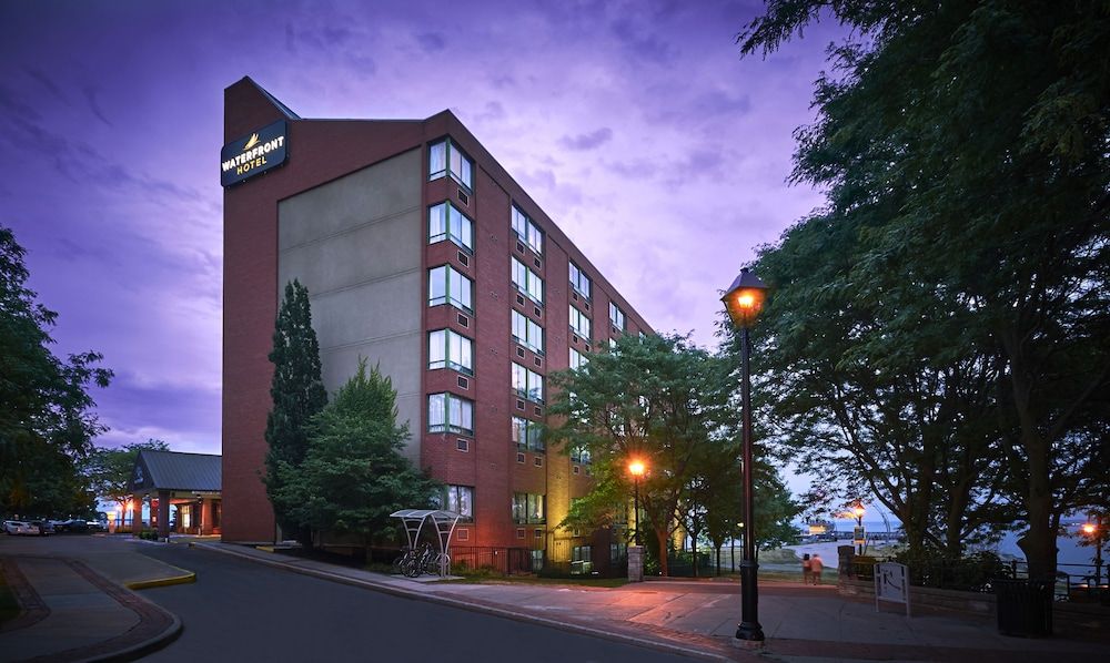 Waterfront Hotel Downtown Burlington 3 estrelas em Burlington